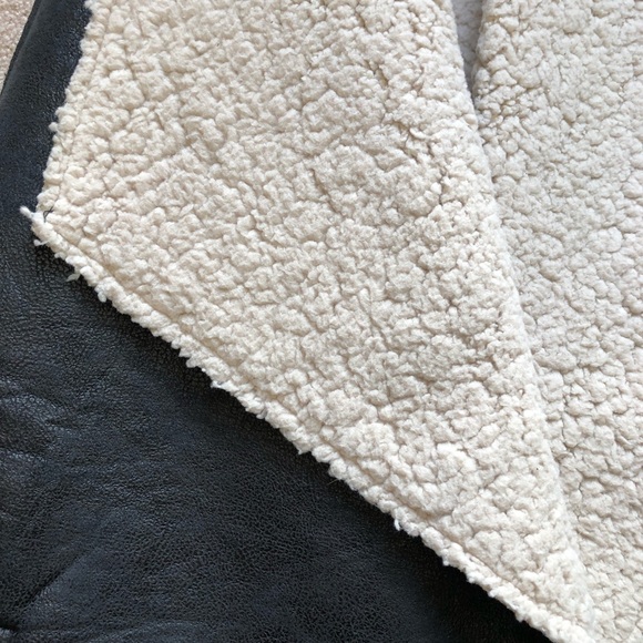 Love Tree Faux Fur Vest - Picture 2 of 5